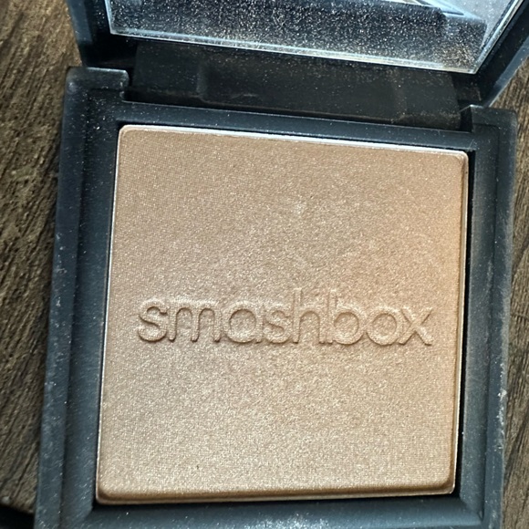 Smashbox - hint of bronze blush - Picture 3 of 4